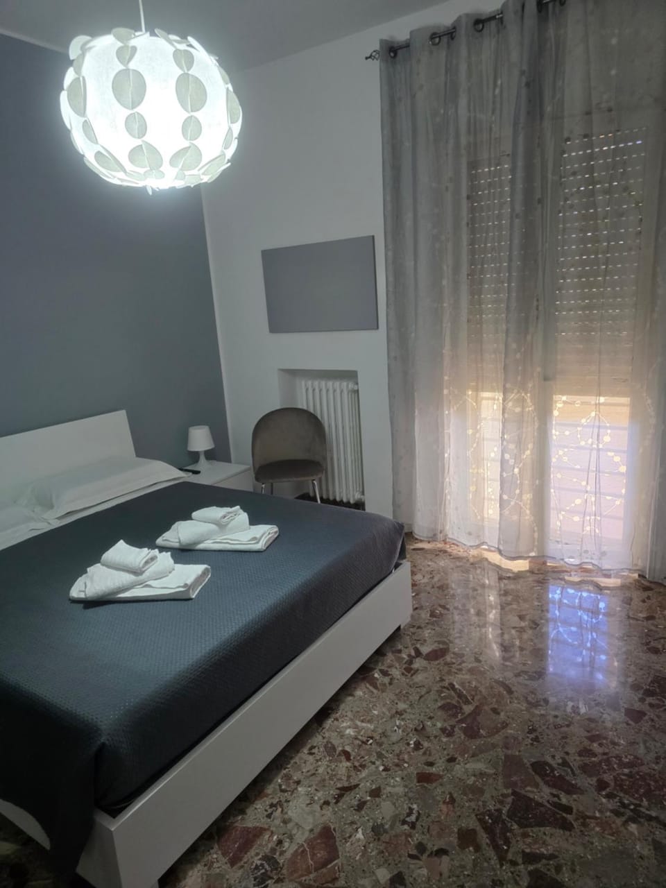 Bed, Bathroom, TV and multimedia, Bedroom, hair dryier, towels