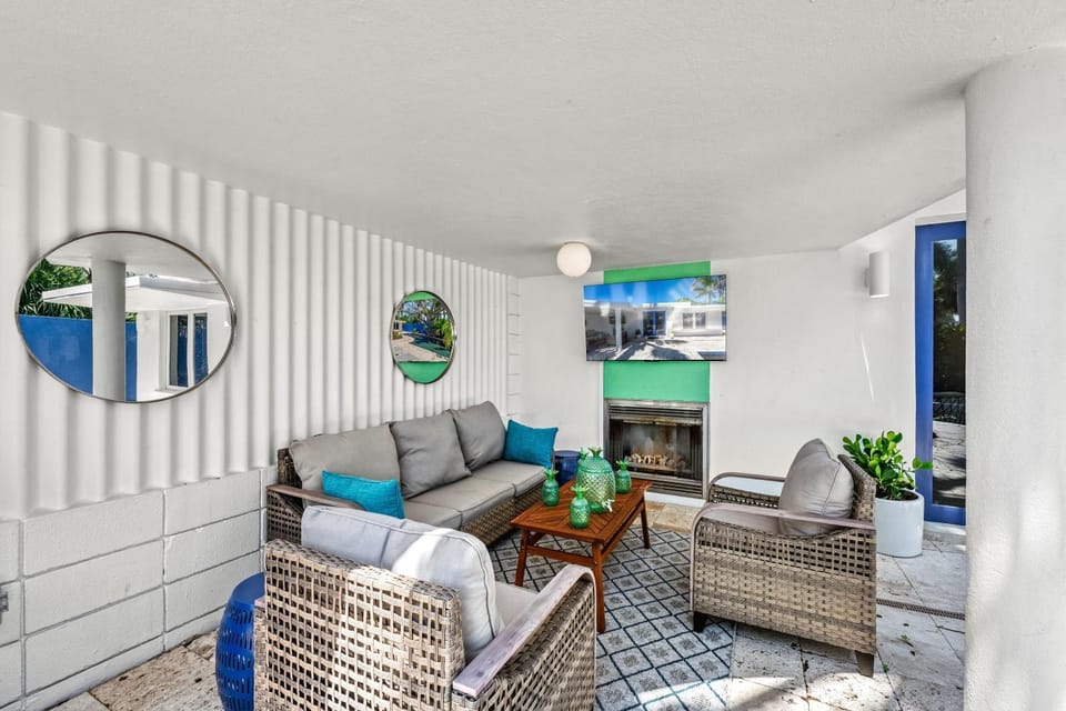 Luxe Oasis - 517 House in Saint Armands Key
