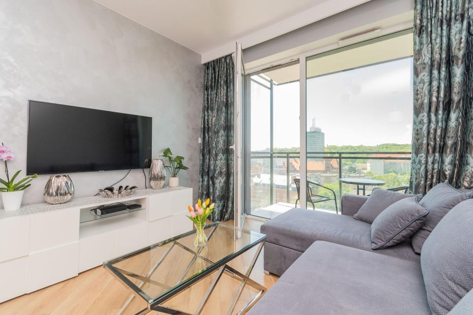 Communal lounge/ TV room, TV and multimedia, View (from property/room), Balcony/Terrace, Living room, Seating area, Evening entertainment