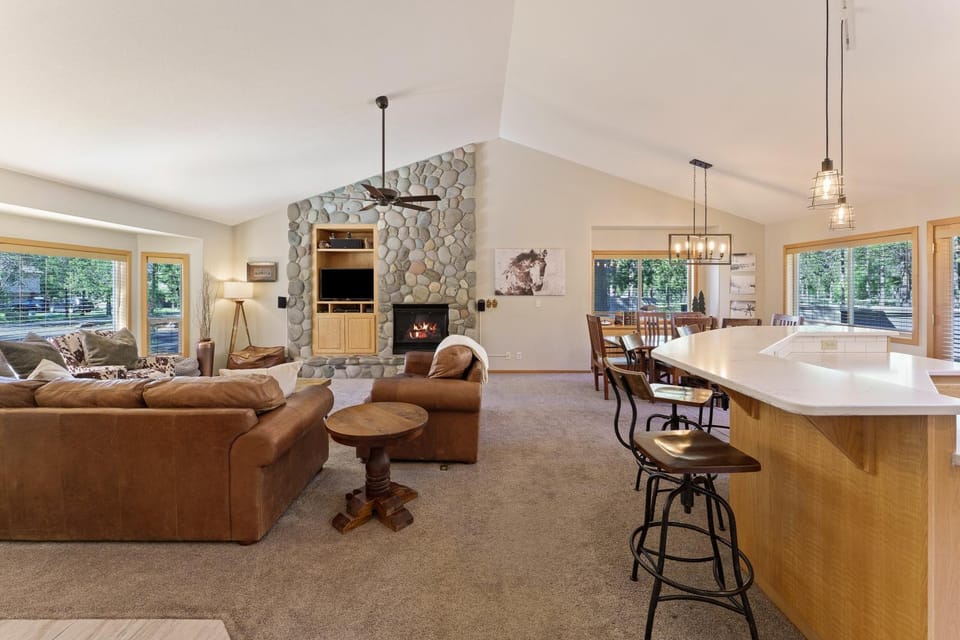 37 Kinglet home House in Sunriver