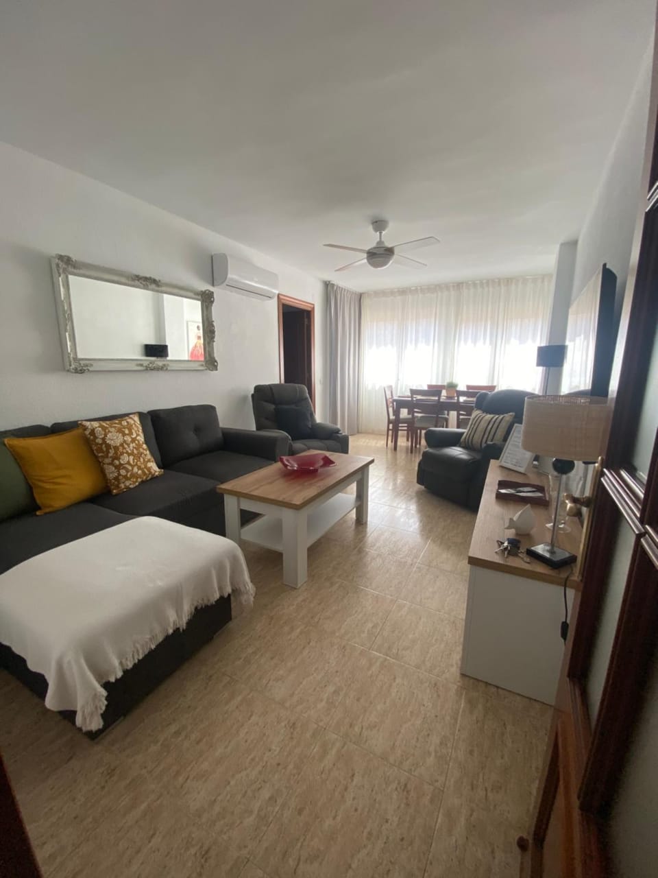 TV and multimedia, Living room, Dining area, air conditioner