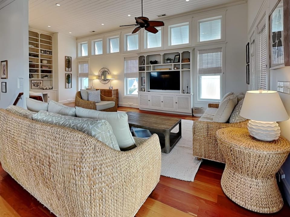 Windansea House in Surf City