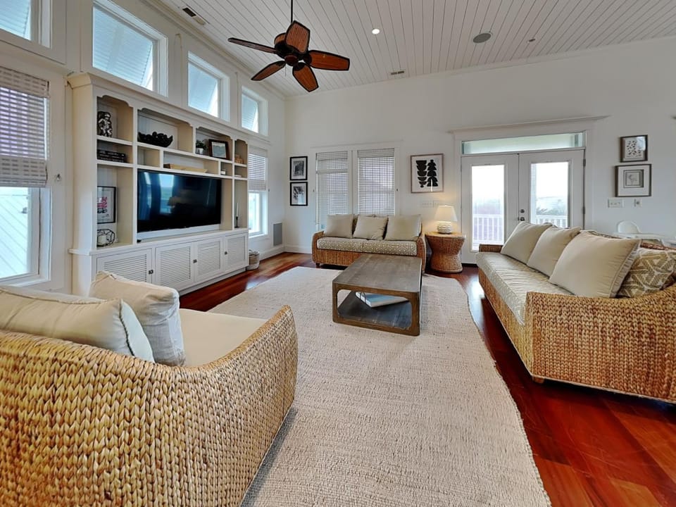 Windansea House in Surf City