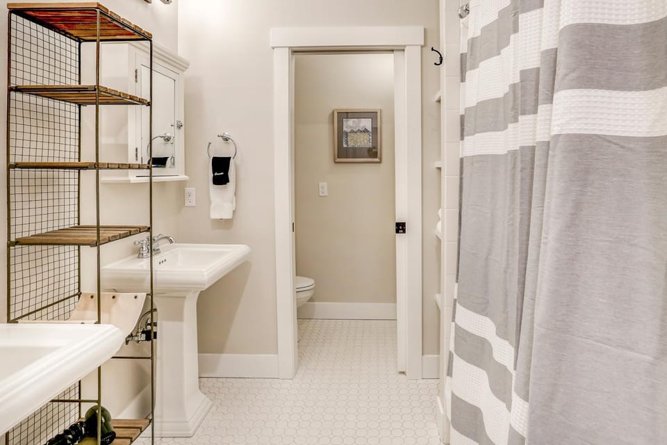 Shower, Toilet, Bathroom