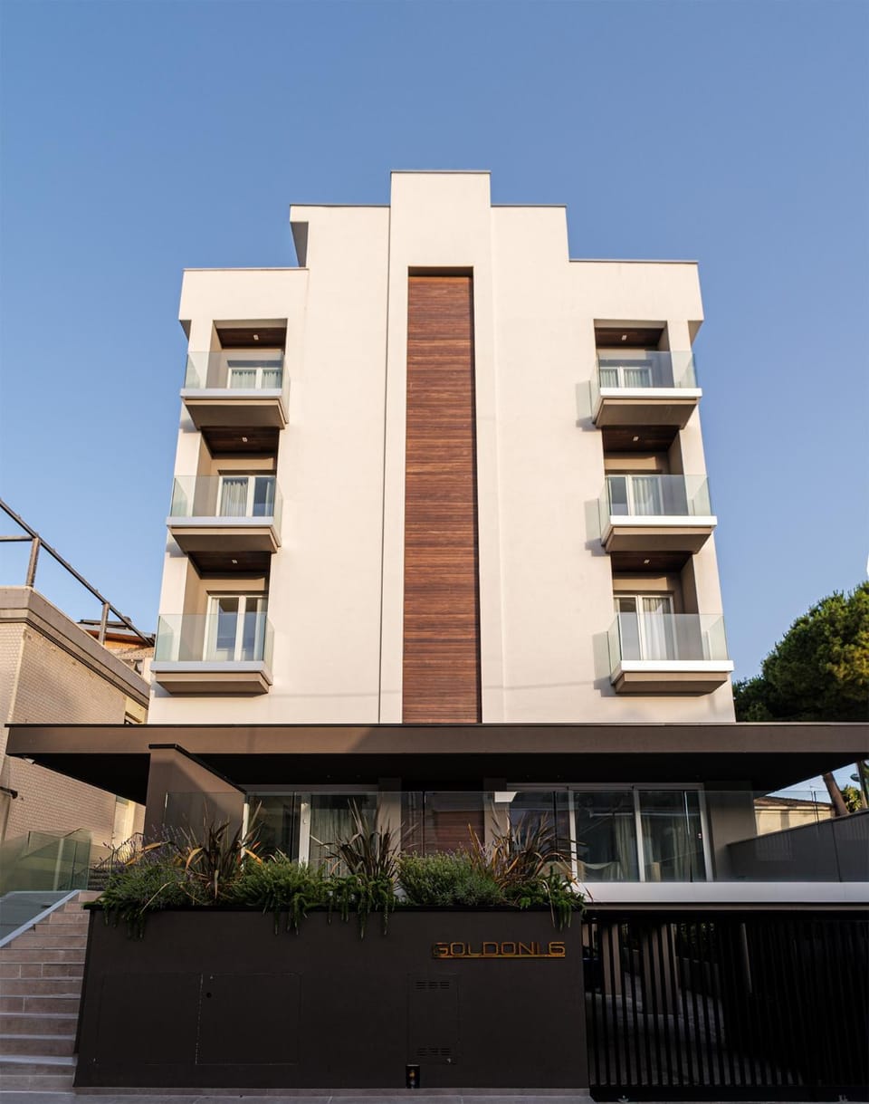 Property building, Internal: Not applicable to any particular room