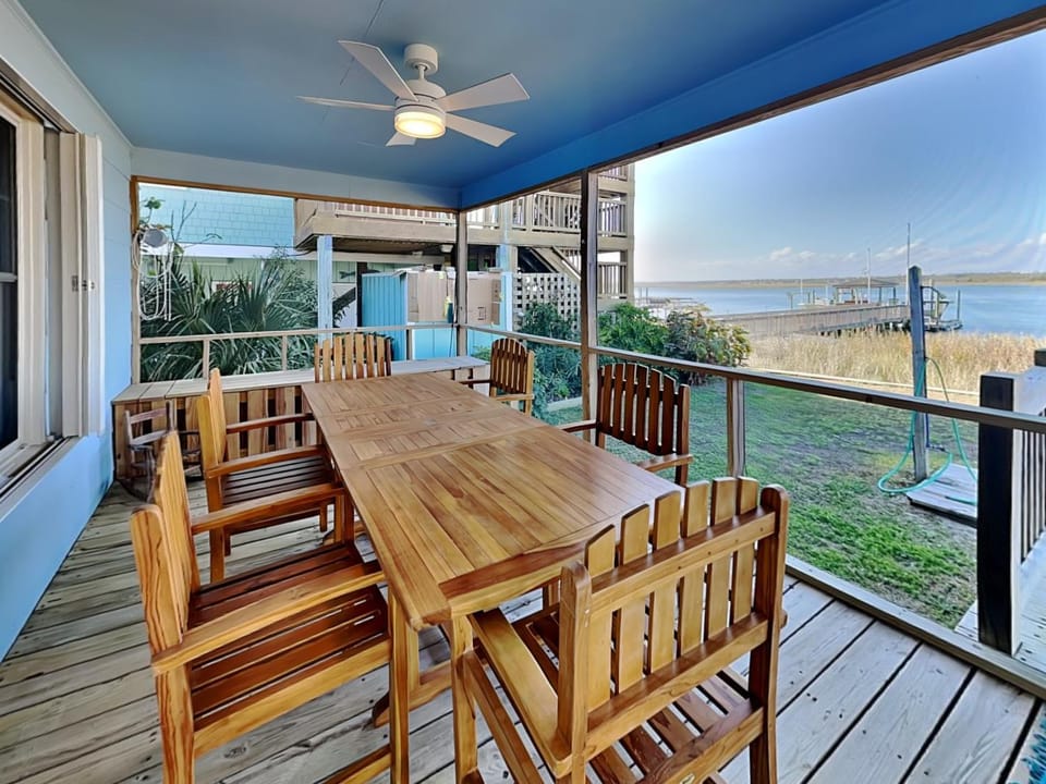 Whitaker Sea La Vie House in Topsail Beach