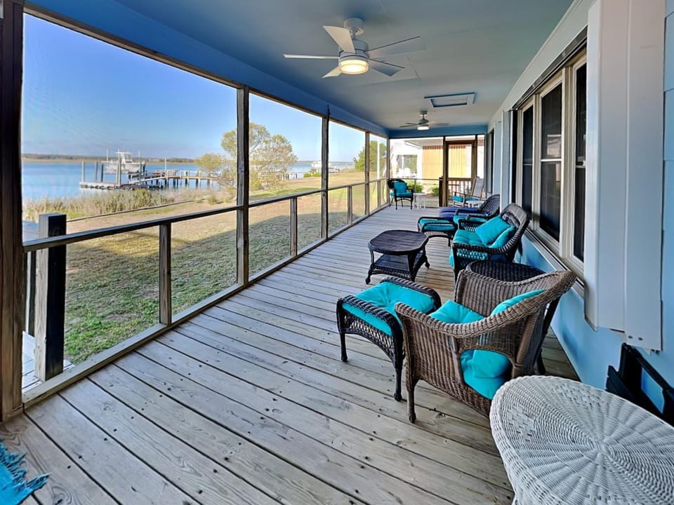 Whitaker Sea La Vie House in Topsail Beach