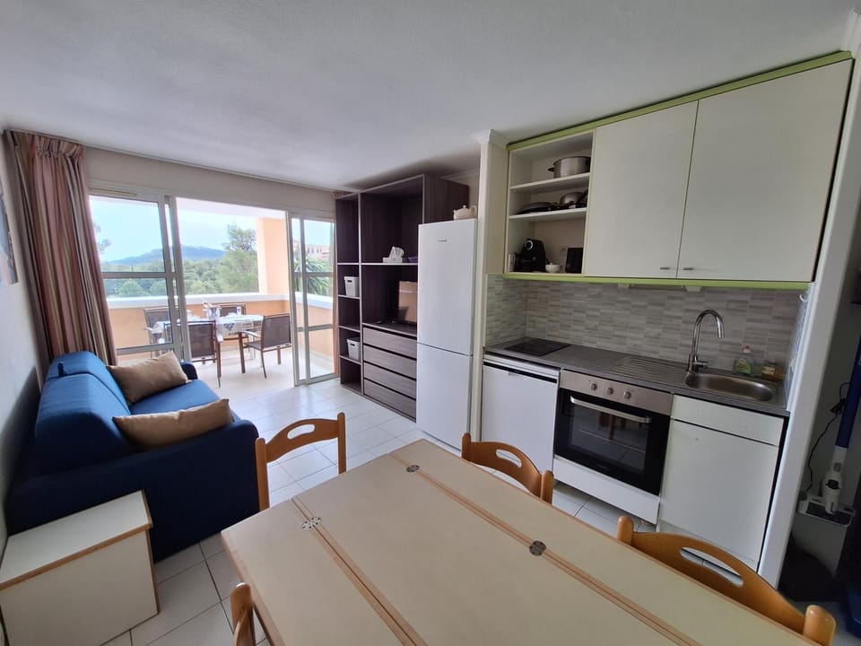 CAP SOLEIL J4 appt 124 Apartment in Saint-Raphael