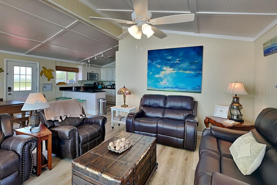 Sunray Cottage House in Topsail Beach