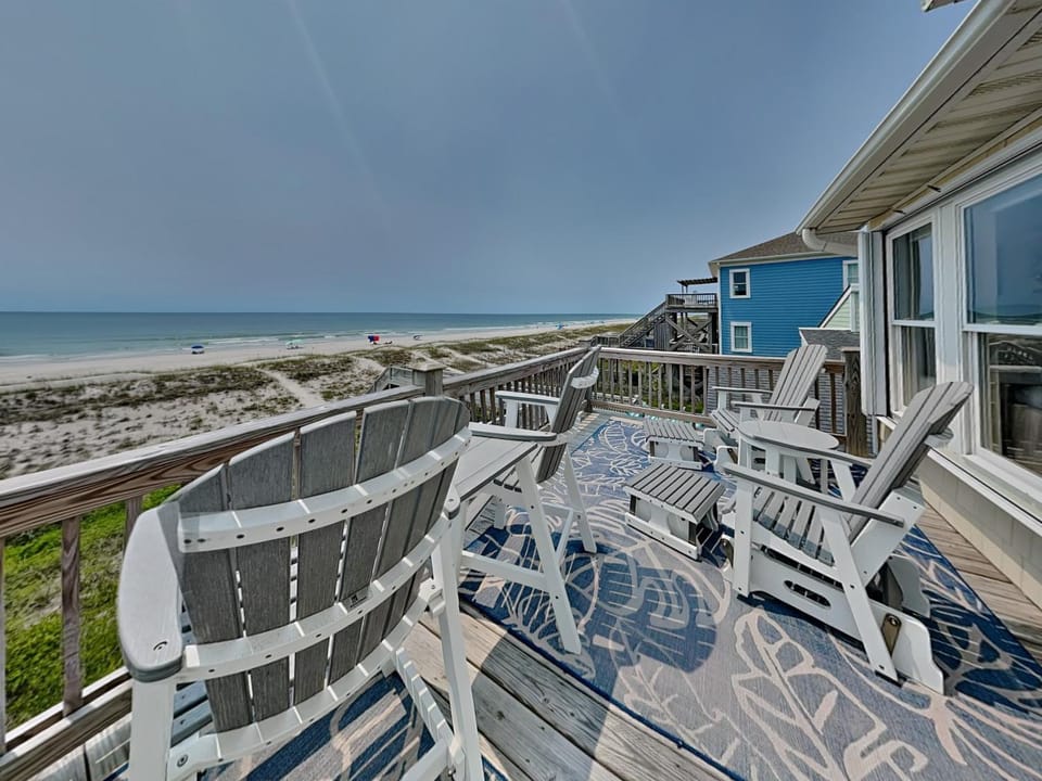 Twin Palms House in Topsail Beach