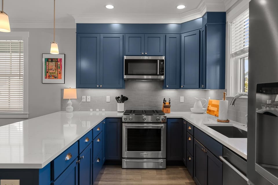 Kitchen or kitchenette, dishwasher, oven, pet friendly, stove