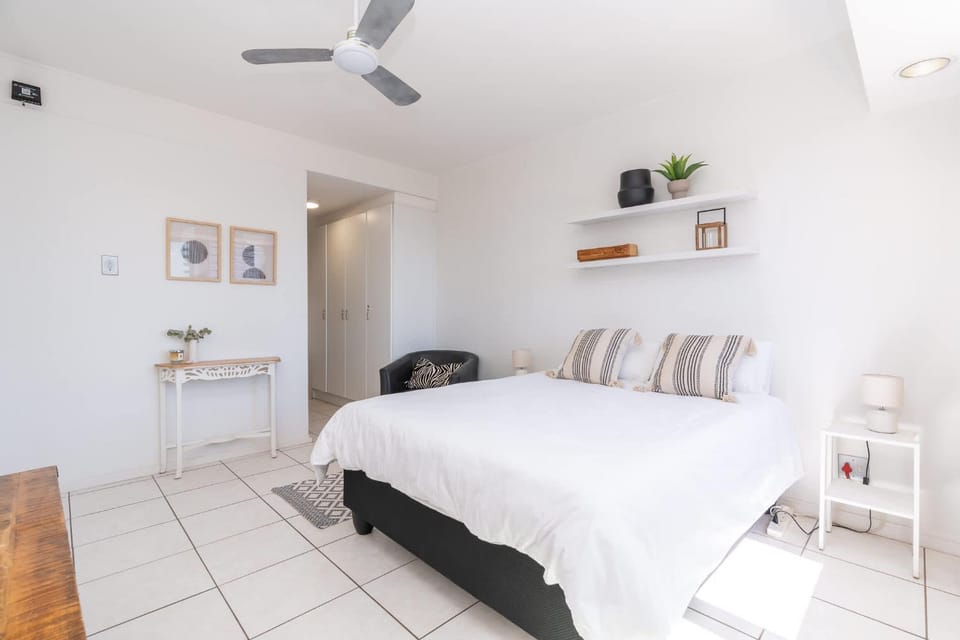 Sea Point, Secure, Modern 1 Bedroom Apartment Apartment in Sea Point