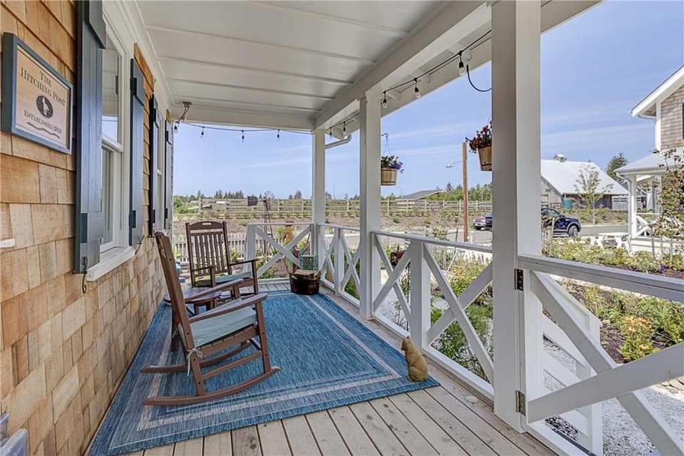 Property building, Patio, Day, View (from property/room), Balcony/Terrace