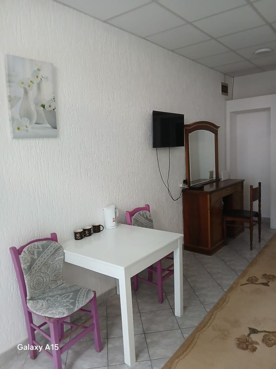 Photo of the whole room