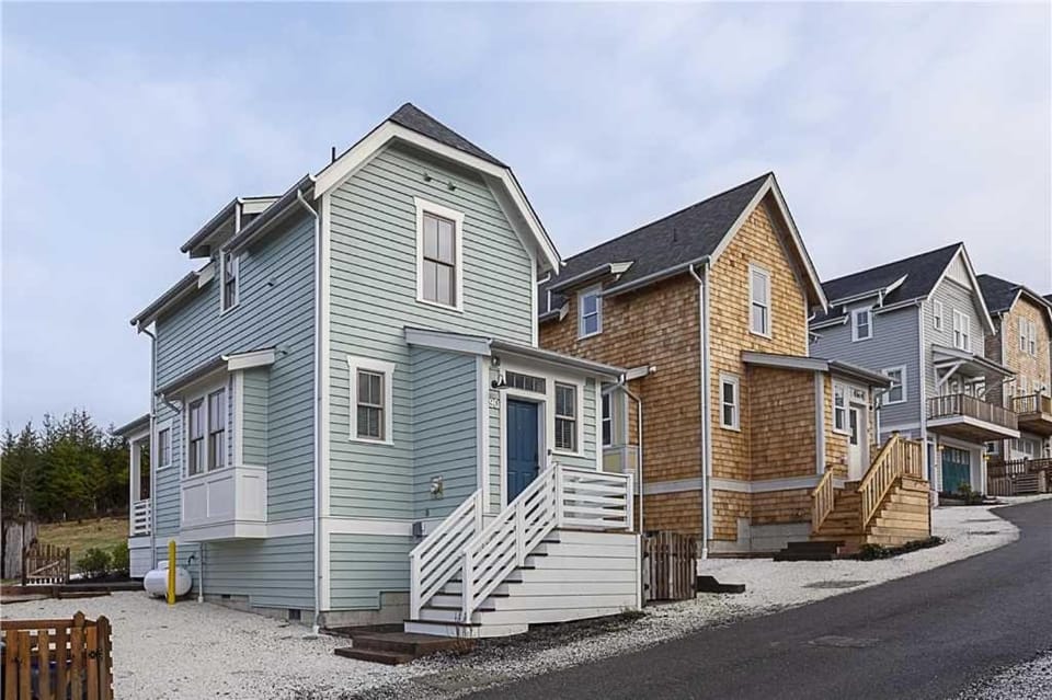 Property building, Neighbourhood