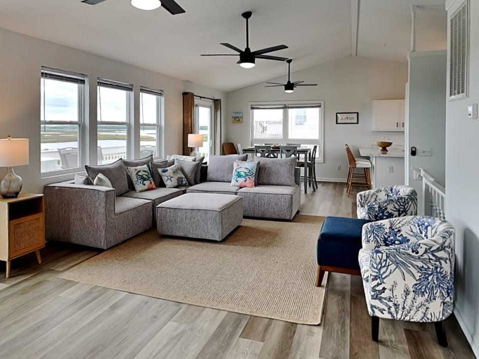 Sunset Retreat House in North Topsail Beach
