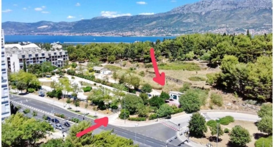 Property building, Bird's eye view, Location