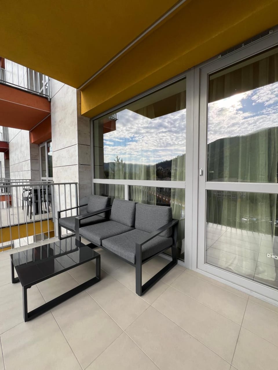 Property building, Balcony/Terrace