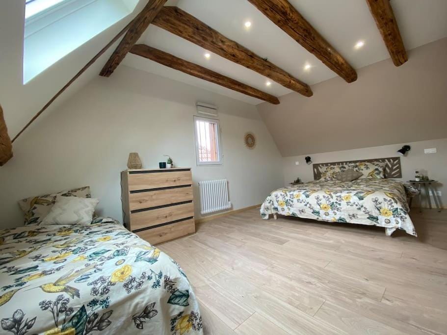 Bed, Photo of the whole room, Bedroom