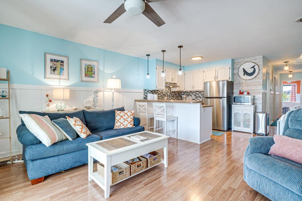Carolina Beach Condo w/ Balcony: Walk to the Ocean House in Carolina Beach