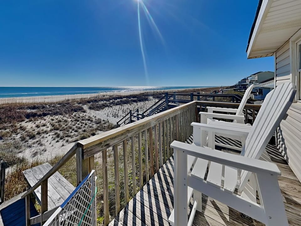 The Playhouse House in Topsail Beach