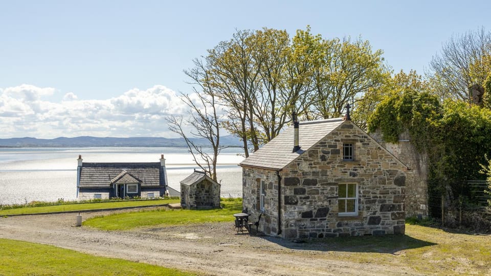 Property building, Nearby landmark, Natural landscape, Landmark view, Sea view