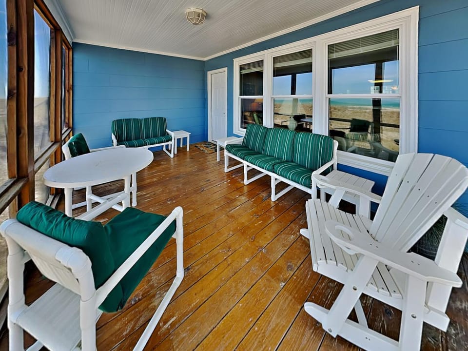 The Caroline House in Topsail Beach
