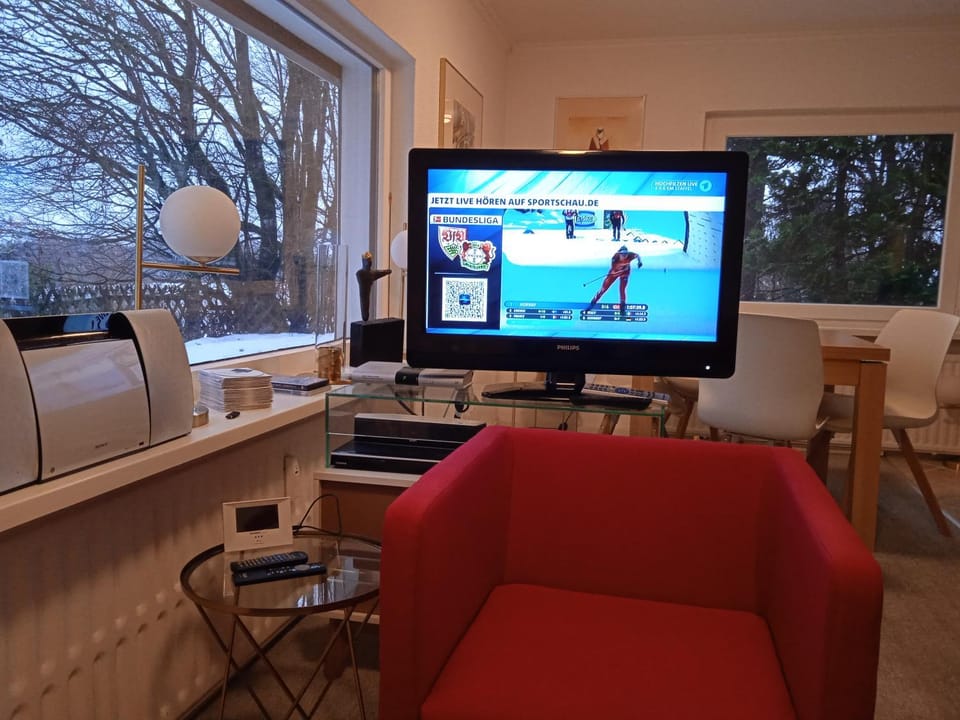 Communal lounge/ TV room, TV and multimedia, Living room, Evening entertainment