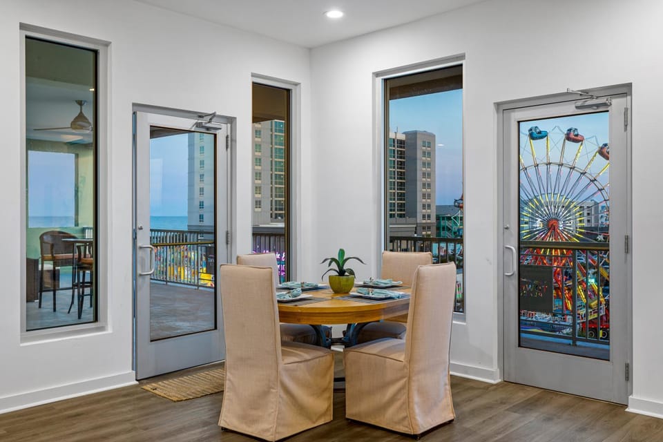Boardwalk Pent House Apartment in Carolina Beach
