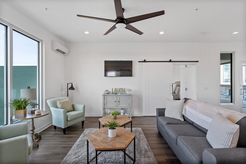 Boardwalk Pent House Apartment in Carolina Beach