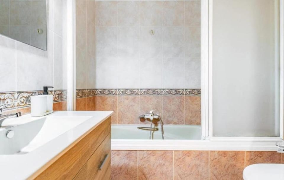 Bathroom, Bath