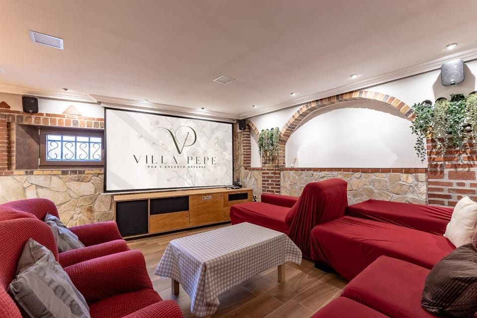 Game Room, Nightclub / DJ, TV and multimedia, Living room, Dining area