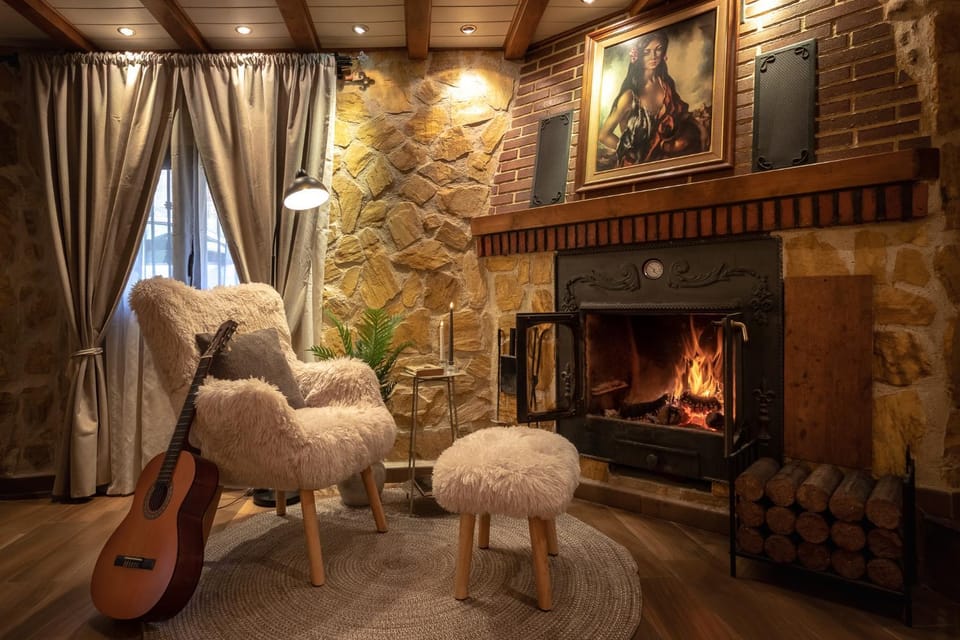 TV and multimedia, Living room, fireplace, heating