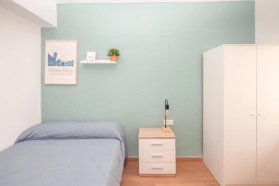 Bed, Photo of the whole room, Bedroom, wardrobe