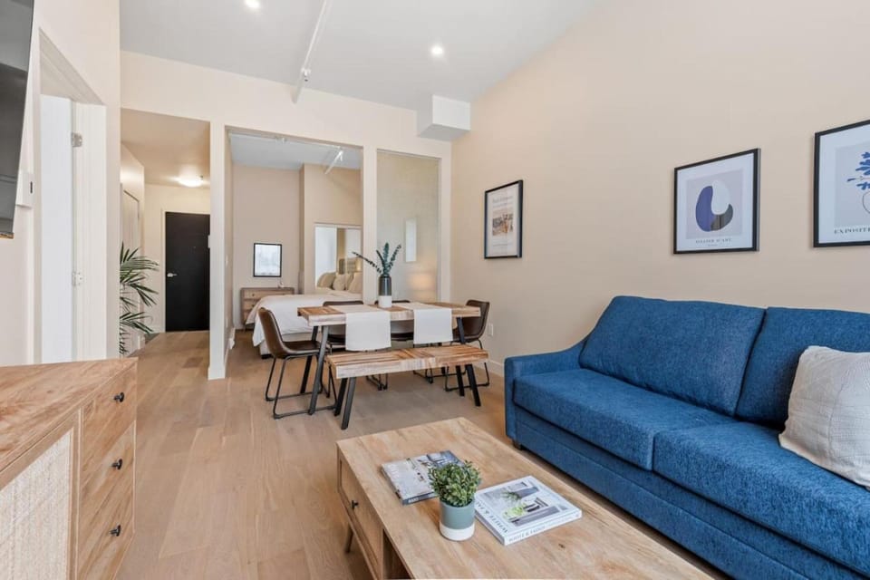 Downtown 2BR condo Apartment in Laval