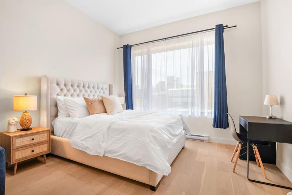 Central Studio Apartment in Laval