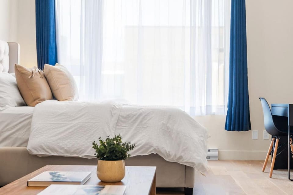 Central Studio Apartment in Laval