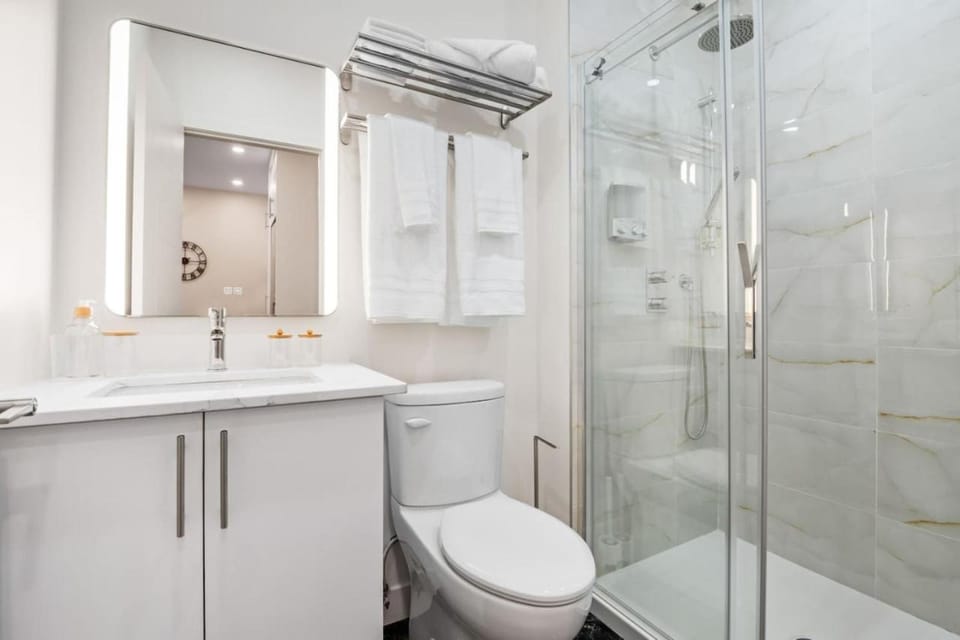 Central Studio Apartment in Laval
