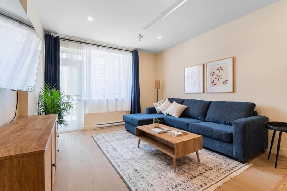 2BR Downtown Suite with Balcony Apartment in Laval