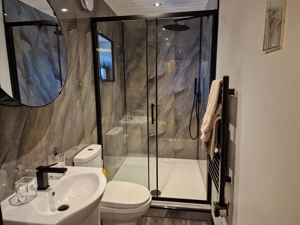 The Drey by Blake view holidays, a peaceful boutique retreat, 3 miles from Ennerdale- small twin or king bed available Apartment in Copeland District