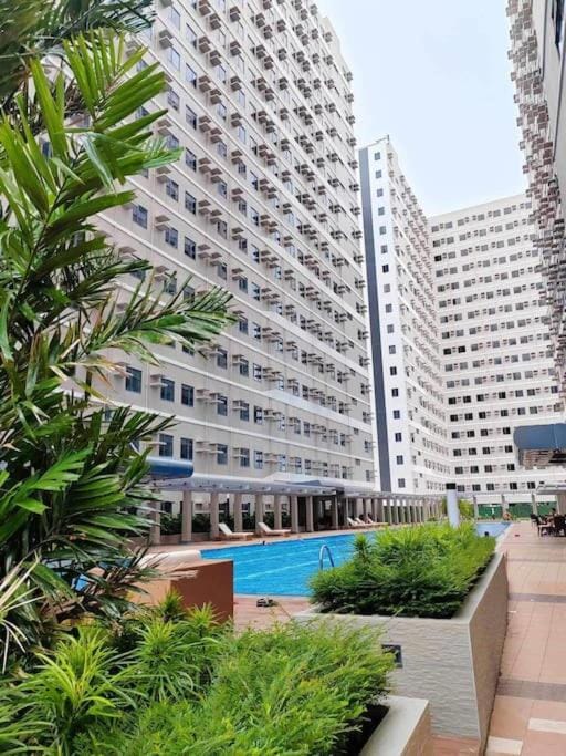 1014 - Cavite Minimalist Condo with Resort-like Amenities & Hi Speed Wifi Apartment in Calabarzon