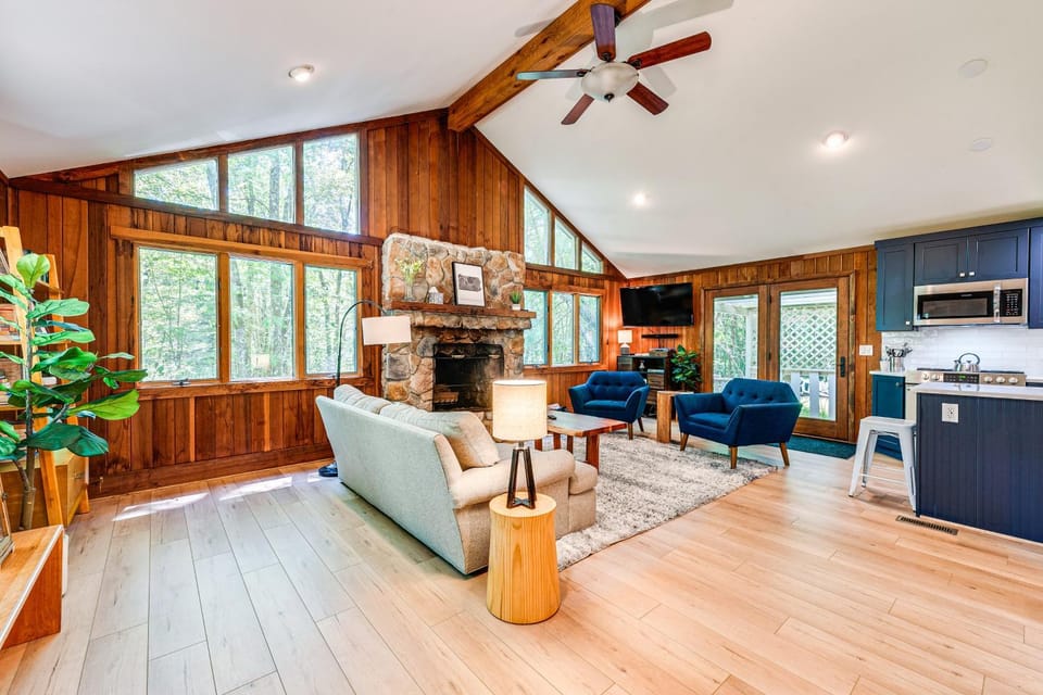 Creek Access & Deck: Family Pocono Pines Cottage House in Pocono Pines