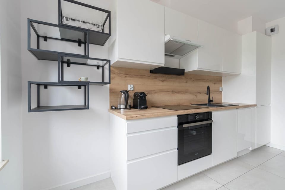 Coffee/tea facilities, Kitchen or kitchenette, dishwasher, stove, toaster