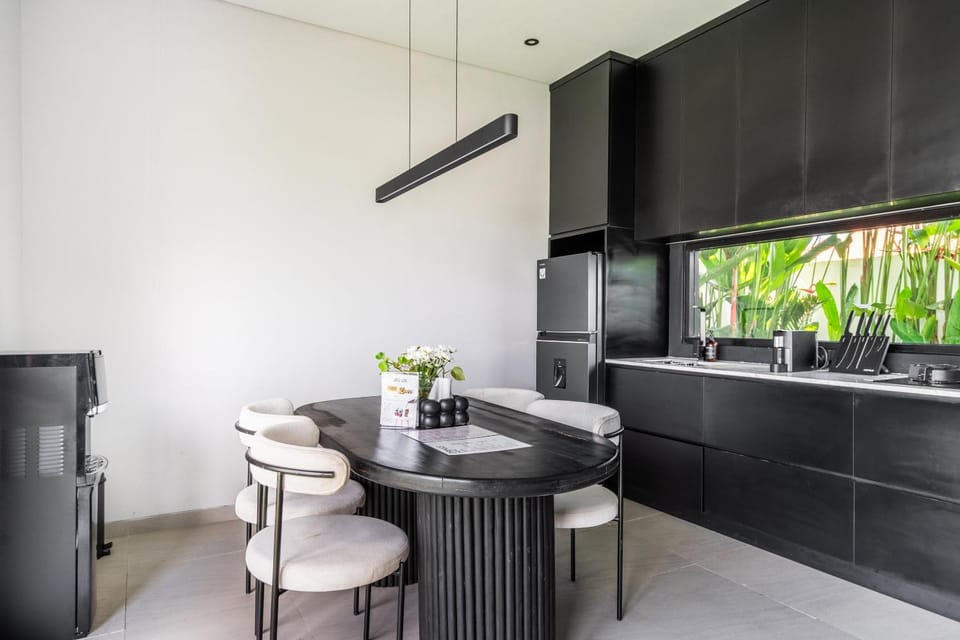 Coffee/tea facilities, Kitchen or kitchenette, Living room, Dining area, Family, stove