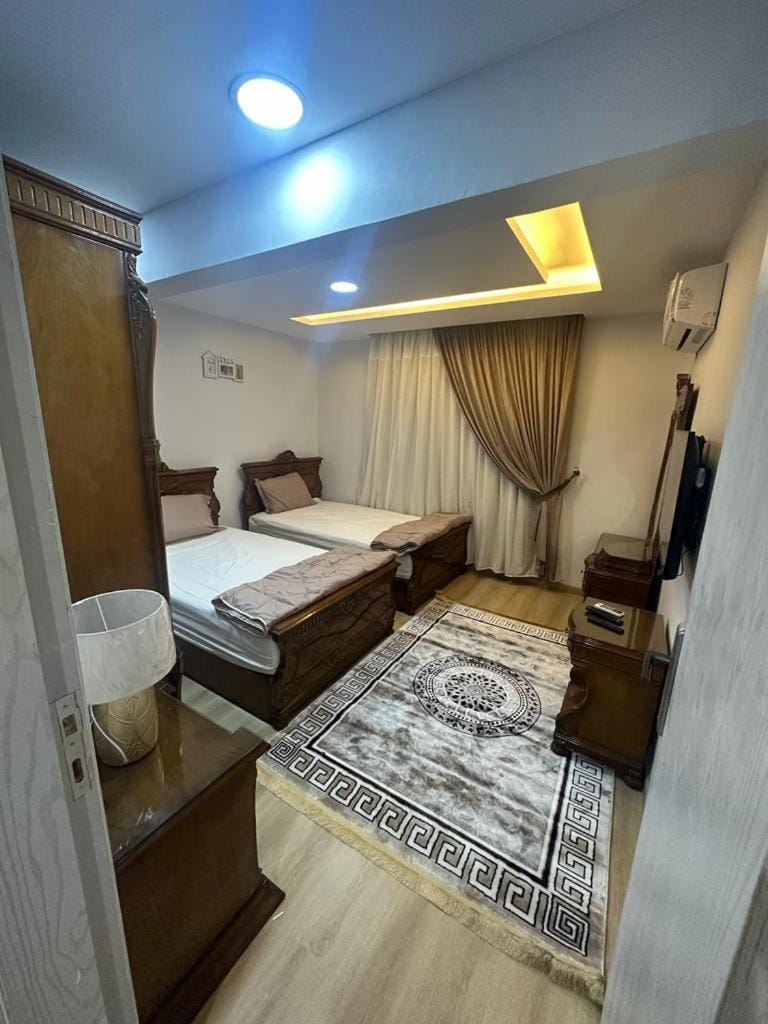 Bed, TV and multimedia, Photo of the whole room, Bedroom, wardrobe