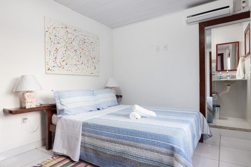 Bed, Photo of the whole room, Bedroom, air conditioner