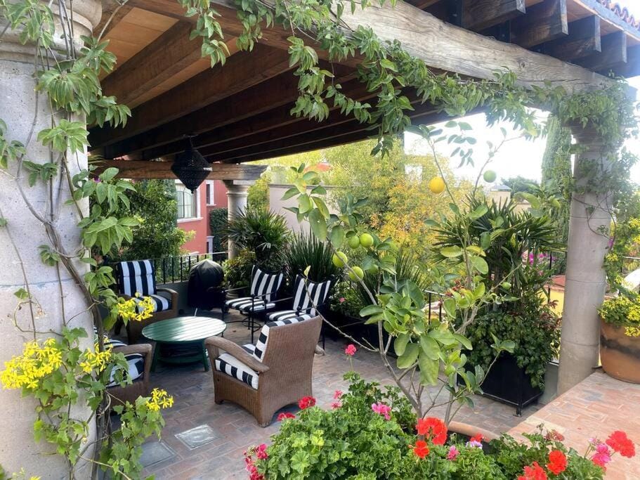 Lovely home with terrace views - Casa Cielo Grande Villa in San Miguel de Allende