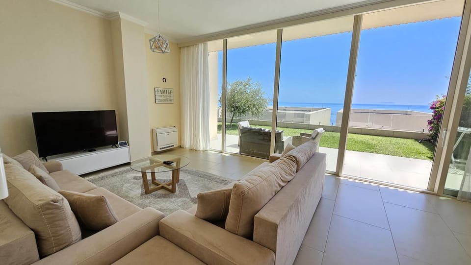 Living room, Sea view