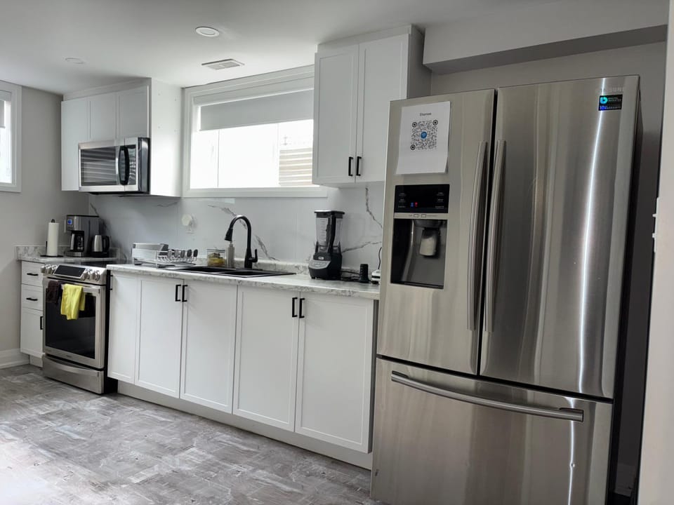 Entire 2 Bedroom Apartment in Kitchener Apartment in Cambridge