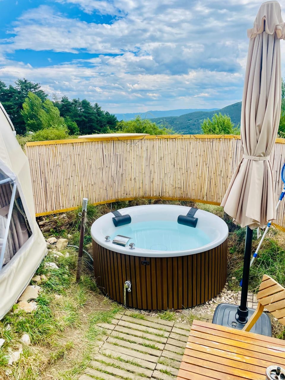 Glamping Hohe Wand - Kuppelzelt "Bergblick" mit Sternenfenster Luxury tent in Austria